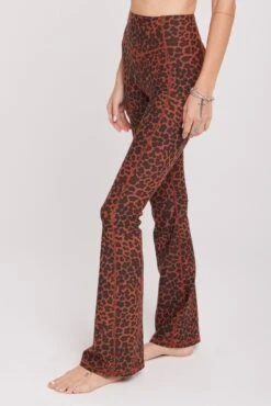 Spiritual Gangster KT X SG Bombshell Dream Tech Flare Legging -Yoga Sportswear-Spiritual Gangster HO33676S02 HO33677S02 12 a0ceb9a3 e531 4f54 9e30 a0843f0c0828